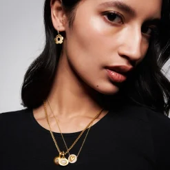 Daisy Huggie Earrings in Yellow Gold