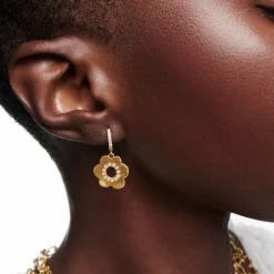 Daisy Huggie Earrings in Yellow Gold