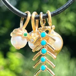 Emerald and Pearl Scallop Pendant in Yellow Gold