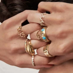 Versa Ring in Yellow Gold